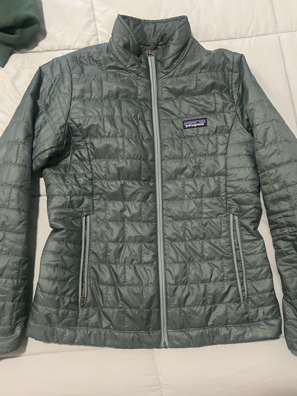 Patagonia Women's Quilted Puffer Jacket — Olive Green